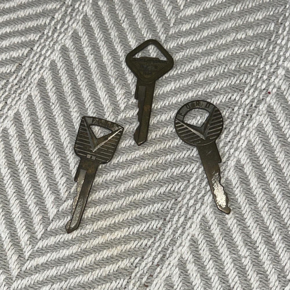 Vintage‎ Ford Keys 3 vintage ford keys Different Shapes H3